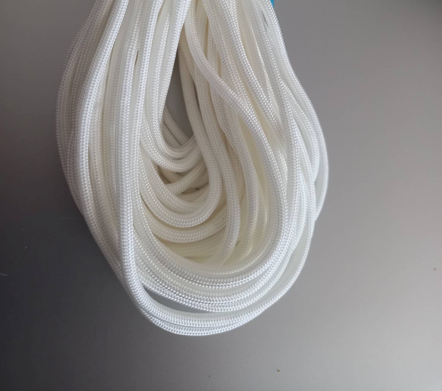 Paracord 4mm biela