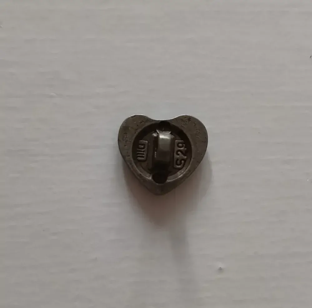 Kovové gombíky-vzor srdce 1,5cm