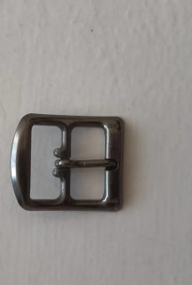 11.Obuvnícka pracka 17x18 mm čierny nikel