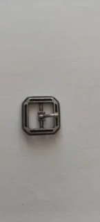 17.Obuvnícka pracka 16x16 mm staronikel s čiernou